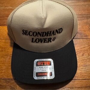 Poshmark Beige and Black Trucker Hat